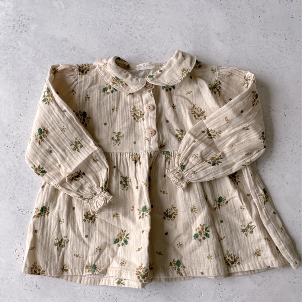 EUC Fin & Vince Floral Collar Blouse size 2/3
